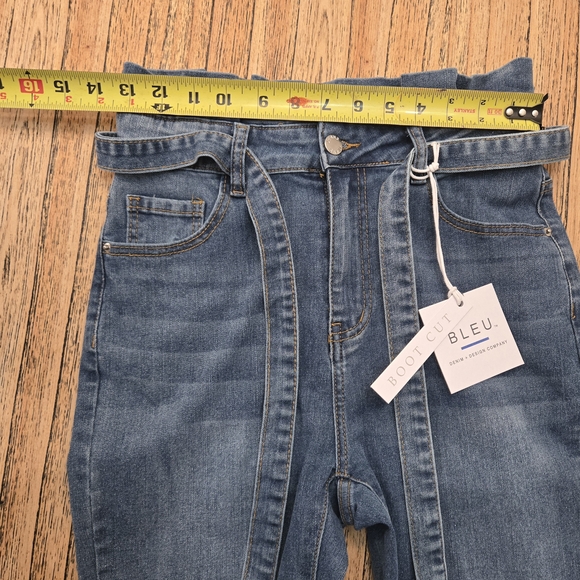 Bleu Womens Boot Cut Jeans Size Small (4) With Belt And Ruffled Top. New W/ Tags - Picture 11 of 16